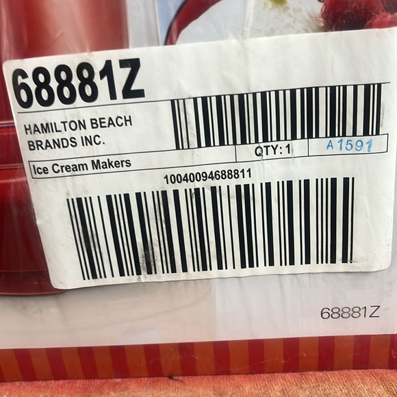 Hamilton Beach Red ice cream maker. - Picture 3 of 3